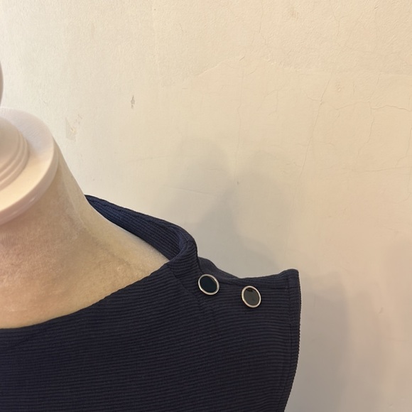 Talbots navy blue sleeveless button accent blouse Size XL New - Picture 3 of 9